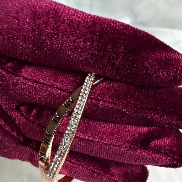 Stainless steel and zircon -Roman Numeral Bangle Bracelet - Picture 8 of 12